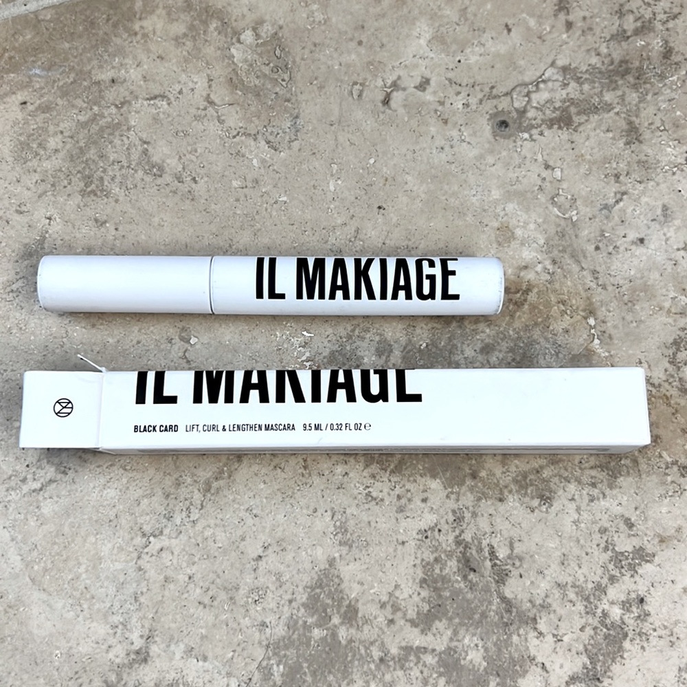 NEW- 👀 IL Makiage Mascara- Black Card 👀